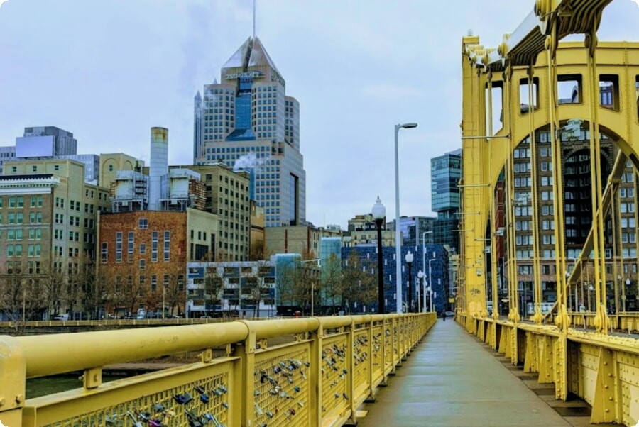 12 ting at lave i Pittsburgh om natten